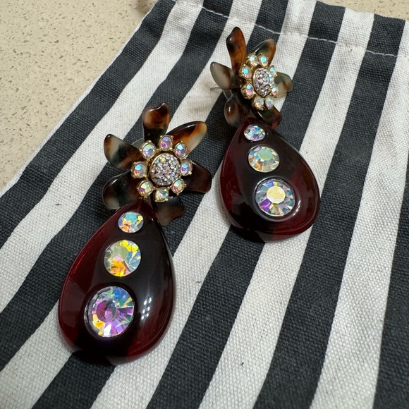 Lele Sadoughi flower bulb earrings in walnut tortoise - Picture 2 of 4